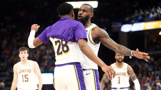 Lakers close with 15-0 run, steal Game 1 from Memphis (NBA)