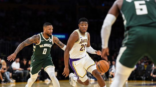 Lakers lose to Bucks, 108-97, in preseason game (NBA)