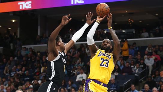 Lakers win fifth straight game after defeating Grizzlies, 136-124 (NBA)