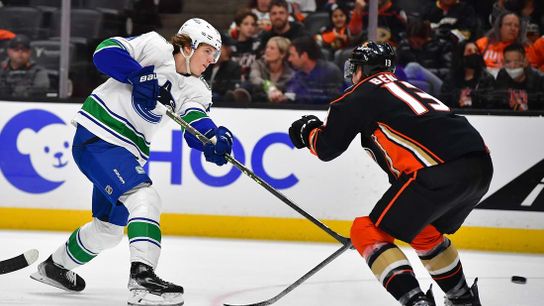 Canucks edge Ducks for second road win in two nights (NHL)