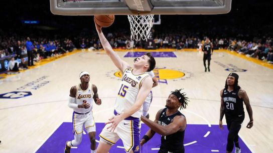 Amid standings logjam, Suns, Lakers square off (NBA)