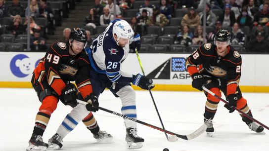 Adam Lowry, Jets get by Ducks (NHL)