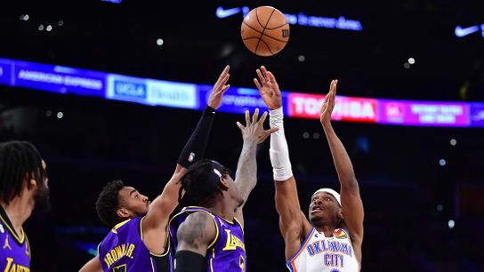 Lakers take down Thunder, finally reach .500 (NBA)