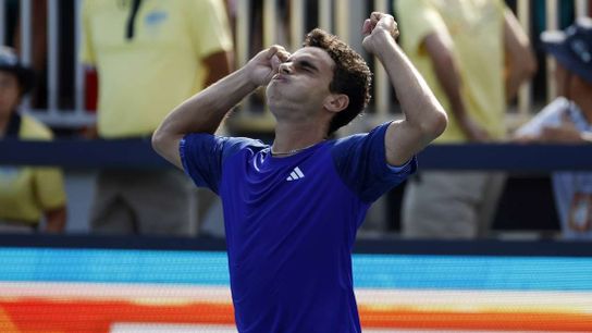 Francisco Cerundolo upsets Felix Auger-Aliassime in Miami (Tennis)