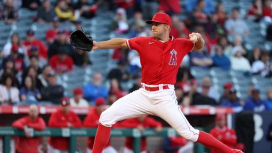 Angels lose to the Royals, 11-8, after bullpen cracks late (MLB)