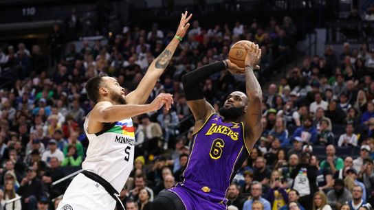 Anthony Davis, Lakers surge past Timberwolves (NBA)