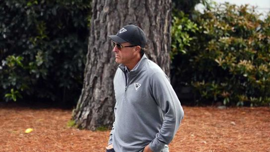 Phil Mickelson: 'Fun to be back' at Masters after self-exiled year away (Golf)