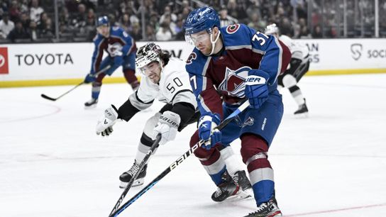 Avalanche pull away in third period to knock off Kings (NHL)