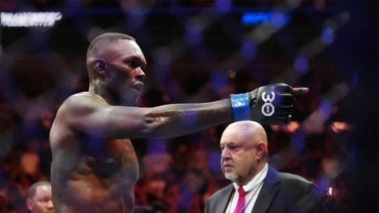 Israel Adesanya claims he won UFC title with torn MCL (Combat)