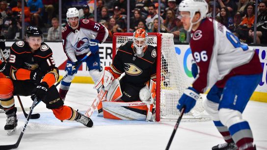 Nathan MacKinnon lifts Avs over Ducks in OT (NHL)