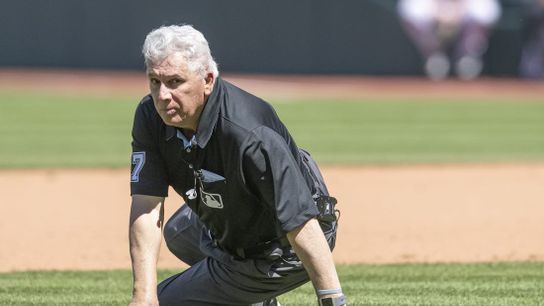 Report: Umpire Larry Vanover (head injury) released from hospital (MLB)