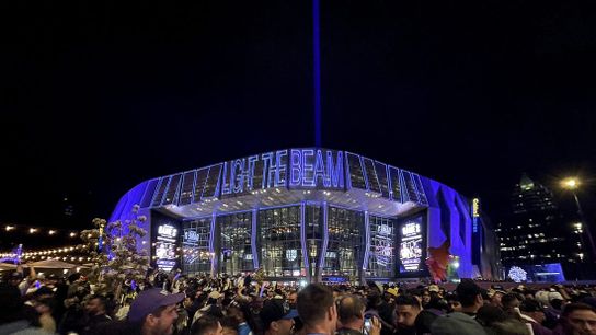 NBA roundup: Kings earn first playoff win in 17 years (NBA)