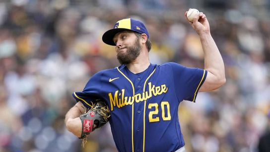Wade Miley outduels Yu Darvish, Brewers top Padres 1-0 (MLB)