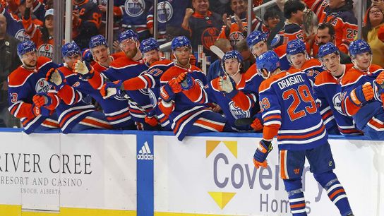 Leon Draisaitl's 3-point night helps Oilers even series with Kings (NHL)