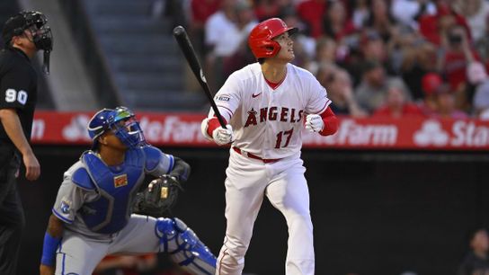 Royals rally with 5-run 9th inning to upend Angels (MLB)