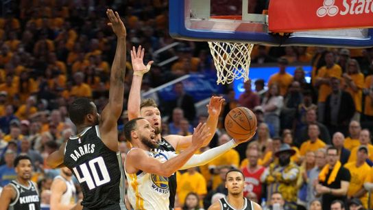 NBA roundup: Warriors survive late gaffe, tie series with Kings (NBA)