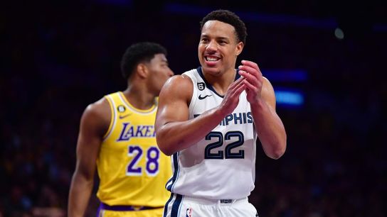 Grizzlies need rare road win over Lakers to stay alive (NBA)