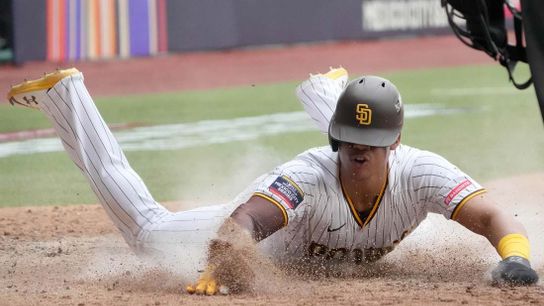Padres rally late to down Giants, win series in Mexico City (MLB)