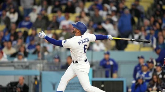 Dodgers unload on Phillies for fourth straight win (MLB)