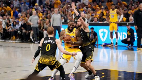 Lakers squander lead, still top Warriors in Game 1 (NBA)