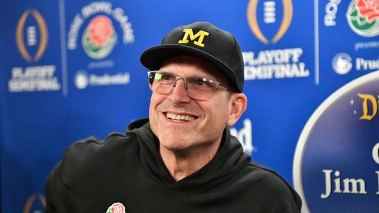 Michigan and Alabama begin Rose Bowl week at Disneyland (College)