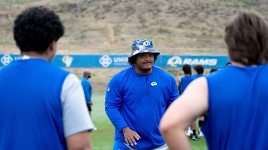 Rams center Steve Avila offers wise words, teaches future linemen (News)