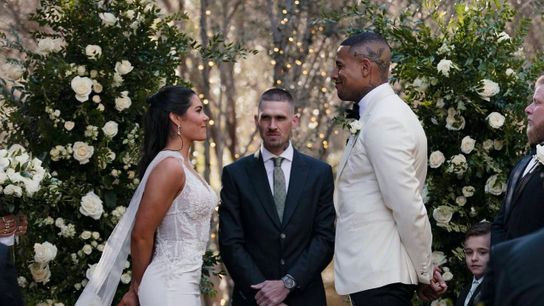 Kelsey Plum, Darren Waller tie the knot in Vegas (News)