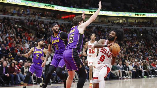 Lakers fall to Bulls for third straight loss (NBA)