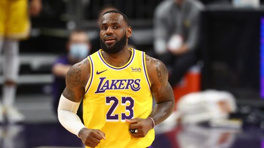 LeBron James to miss preseason opener against the Warriors (NBA)