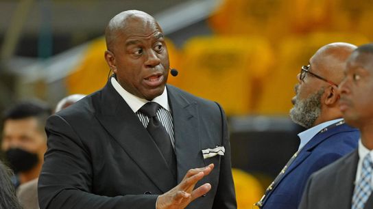 Magic Johnson in talks to buy stake in the Raiders (NFL)