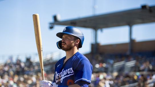 What Lux's injury means for Dodgers (MLB)