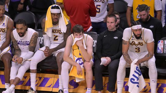 Lakers look lost against Nuggets (NBA)