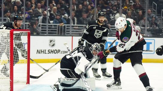 Kings win first home game, defeating the Coyotes, 6-3 (NHL)