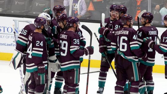 Ducks bounce back with big win against Sharks on Legacy Night (News)
