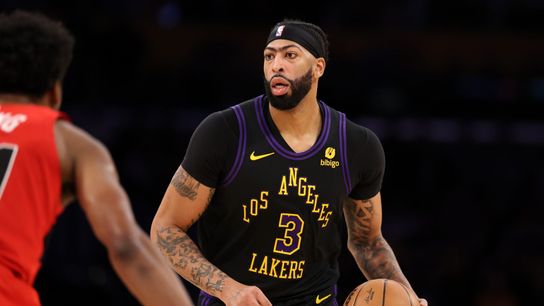 Lakers edge Raptors behind Davis's 41-point performance (NBA)