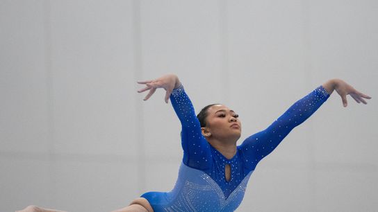 Olympic fame put Suni Lee in minefield of business, bullying (Olympics)