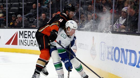 Ducks comeback falls short in 3-2 loss to Canucks (News)