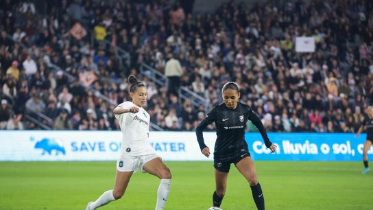Alyssa Thompson scores a goal in her NWSL debut (Soccer)