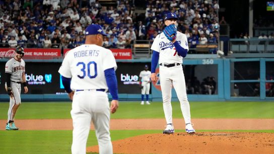 Dodgers fall down 0-2 in series after crucial loss, 4-2 (MLB)