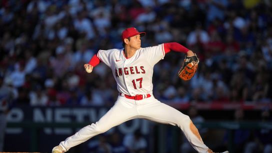 Ohtani hits 2 home runs and strikes out 10 as Angels beat White Sox 4-2 (MLB)