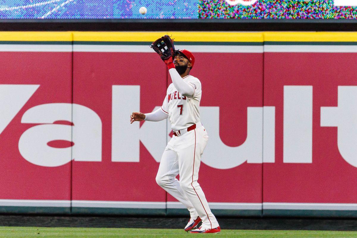 Jo Adell #7 of the Los Angeles Angels catches a fly ball in right field during an MLB match against the Seattle Mariners at Angel Stadium on April 4, 2026 in Anaheim, California. Jo Adell #7 of the Los Angeles Angels catches a fly ball in right field during an MLB match against the Seattle Mariners at Angel Stadium on April 4, 2026 in Anaheim, California.