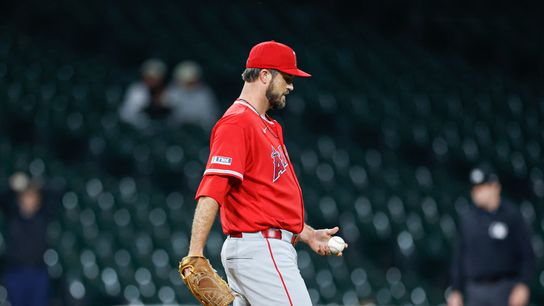Bullpen implodes again in loss to White Sox (Los Angeles Angels). Photo by Kamil Krzaczynski-Imagn Images