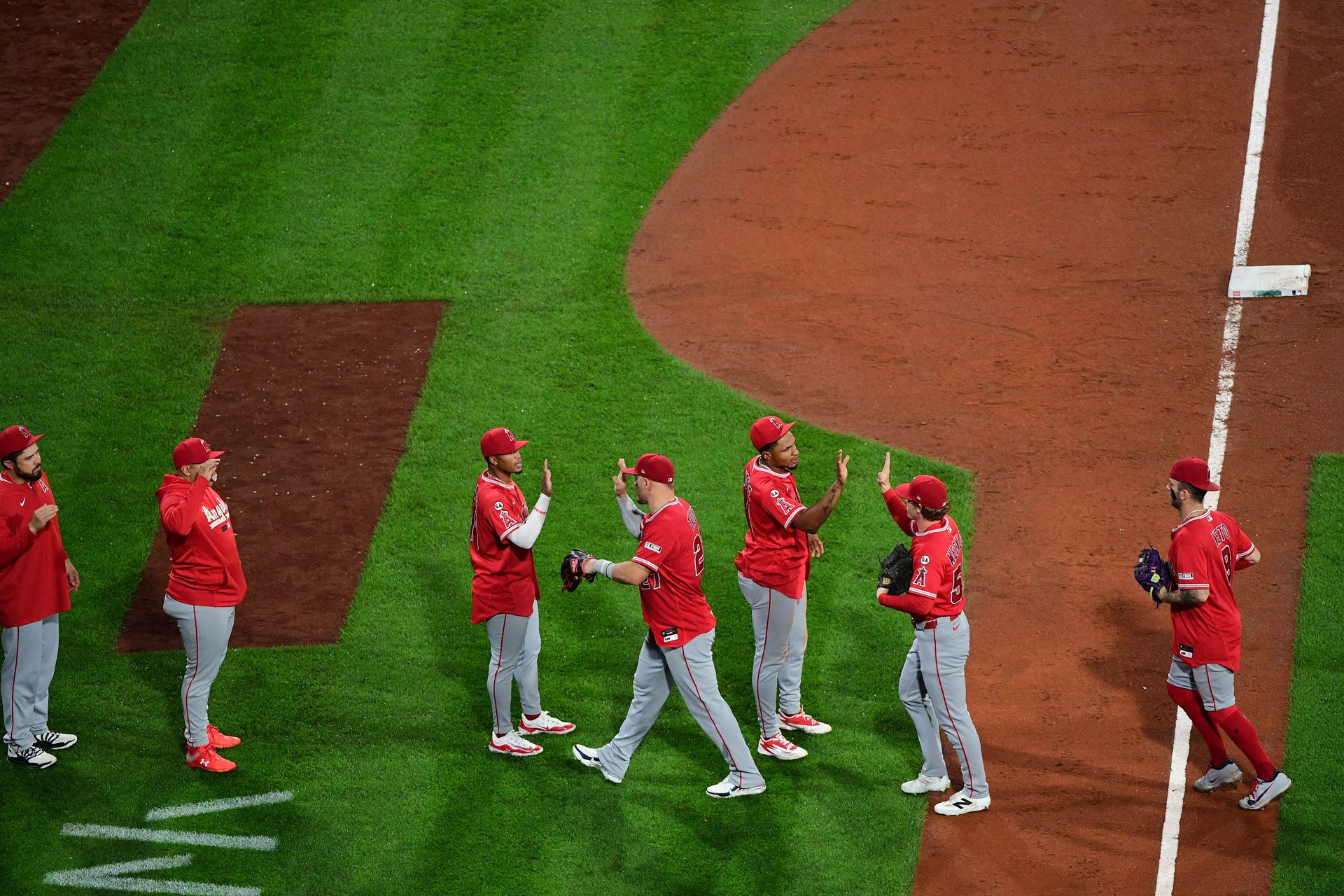 Sep 9, 2026; Boston, Massachusetts, USA; The Los Angeles Angels celebrate their win over the Boston Red Sox at Fenway Park. Mandatory Credit: Bob DeChiara-Imagn Images Sep 9, 2026; Boston, Massachusetts, USA; The Los Angeles Angels celebrate their win over the Boston Red Sox at Fenway Park. Mandatory Credit: Bob DeChiara-Imagn Images