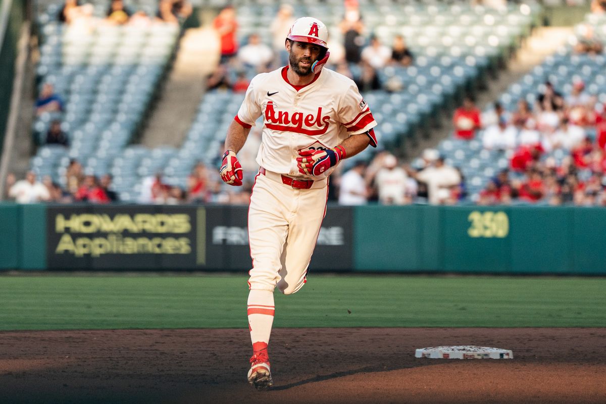 Los Angeles Angels OF Chris Taylor (33) round the bases after hitting a home run during a game against the Seattle Mariners Saturday June 7th, 2025 at Angel's Stadium in Anaheim, Calif.