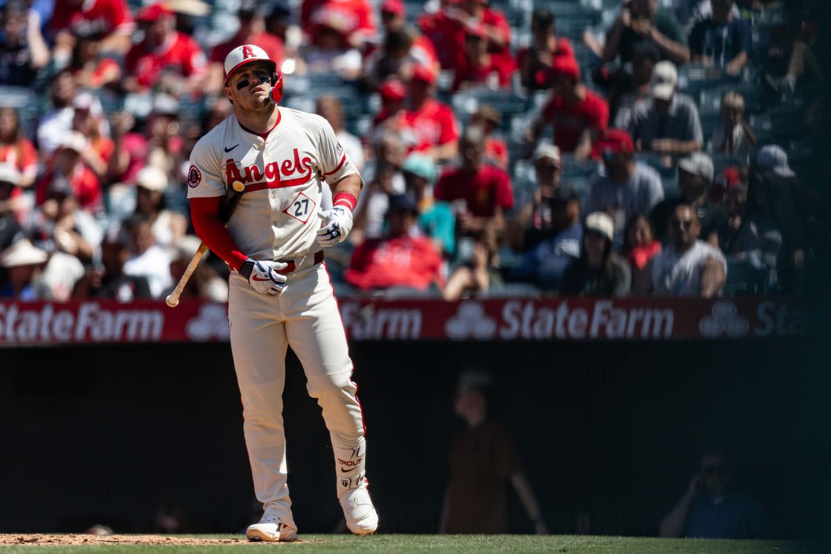Los Angeles Angels outfielder Mike Trout (27) gazes into the crowd during the game against the Seattle Mariners on Saturday, June 7, 2025, at Angel Stadium in Anaheim, CA.