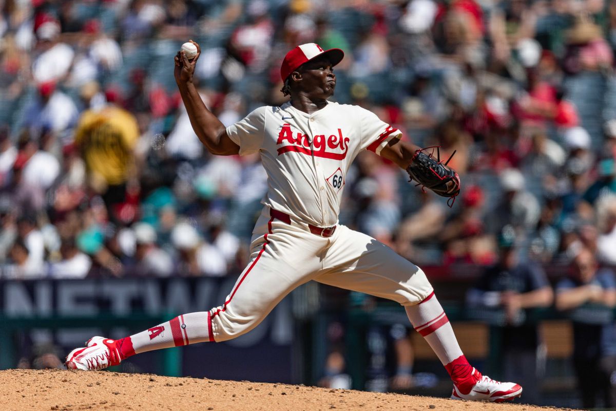 Los Angeles Angels infielder José Fermín (68) pitches during the game against the Seattle Mariners on Saturday, June 7, 2025, at Angel Stadium in Anaheim, CA.