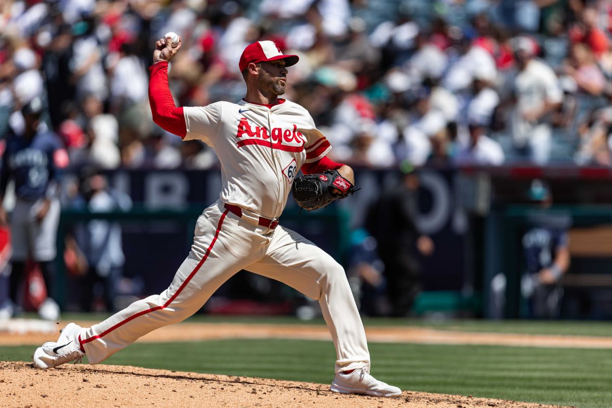 Los Angeles Angels pitcher Hunter Strickland (60) pitches during the game against the Seattle Mariners on Saturday, June 7, 2025, at Angel Stadium in Anaheim, CA.