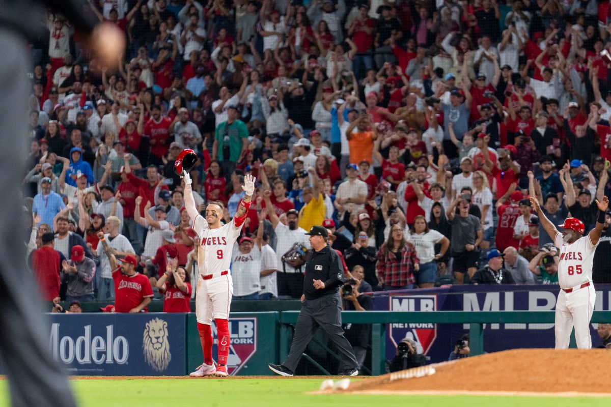 Los Angeles Angels infielder Zach Neto (9) celebrates walk-off during the MLB game against the Seattle Mariners, Friday July 25th, 2025 in Anaheim, California. 