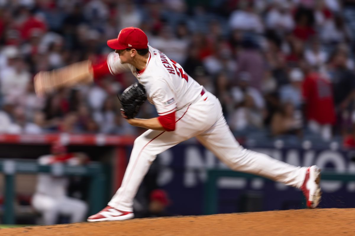 Los Angeles Angels pitcher Kyle Hendricks (28) pitches during the MLB game against the Chicago White Sox, Saturday, August 2nd 2025 at Angel's Stadium in Anaheim, Calif.