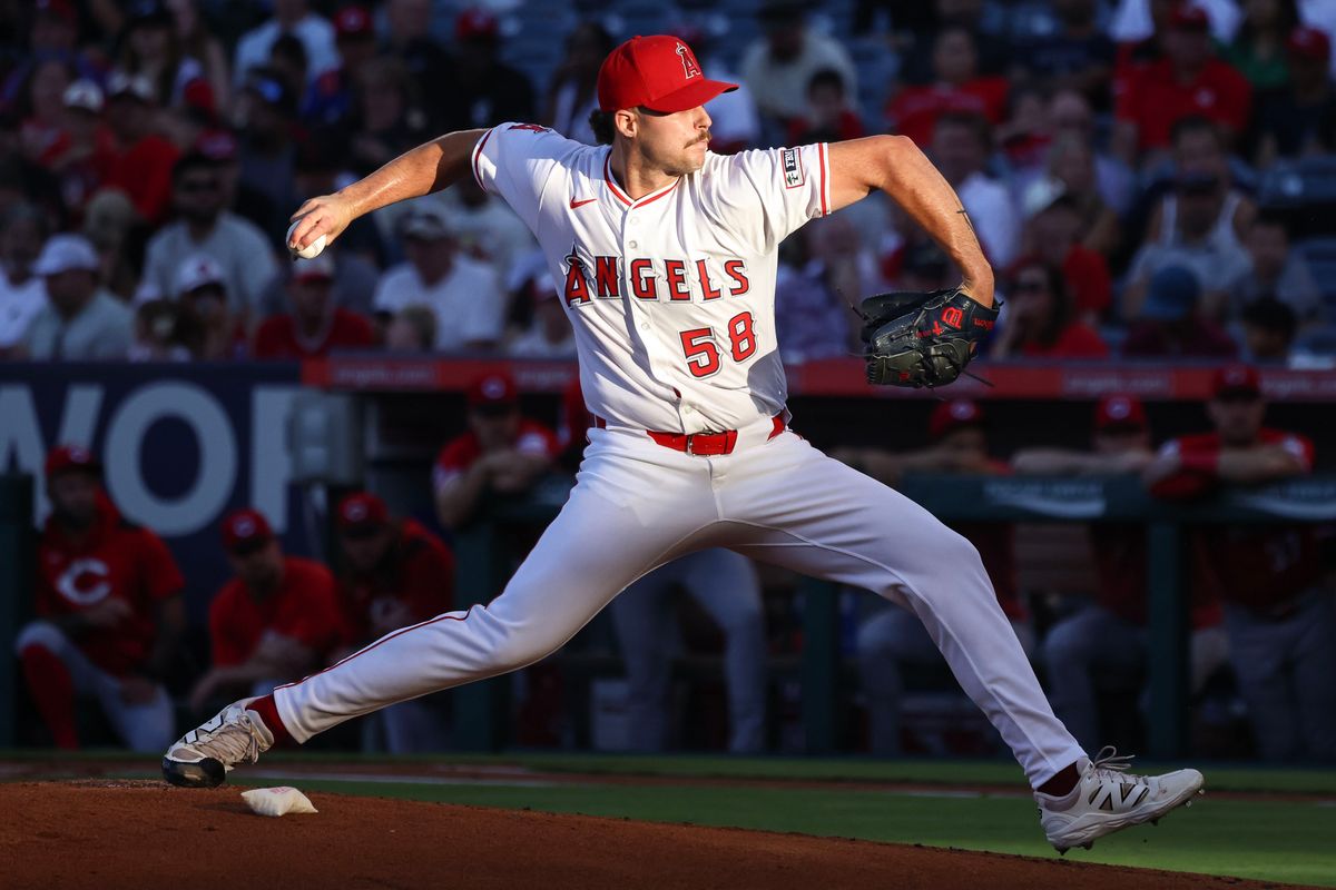 Los Angeles Angels right handed pitcher Victor Mederos (58) delivers a pitch during the MLB game against the Cincinnati Reds Monday August 18th, 2025 at Angel's Stadium in Anaheim, Calif.